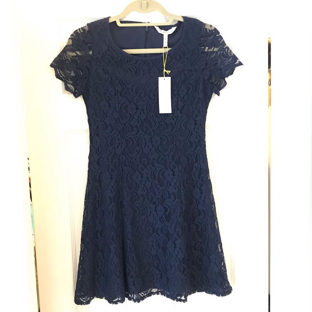 BCBG NWT NAVY LACE DRESS